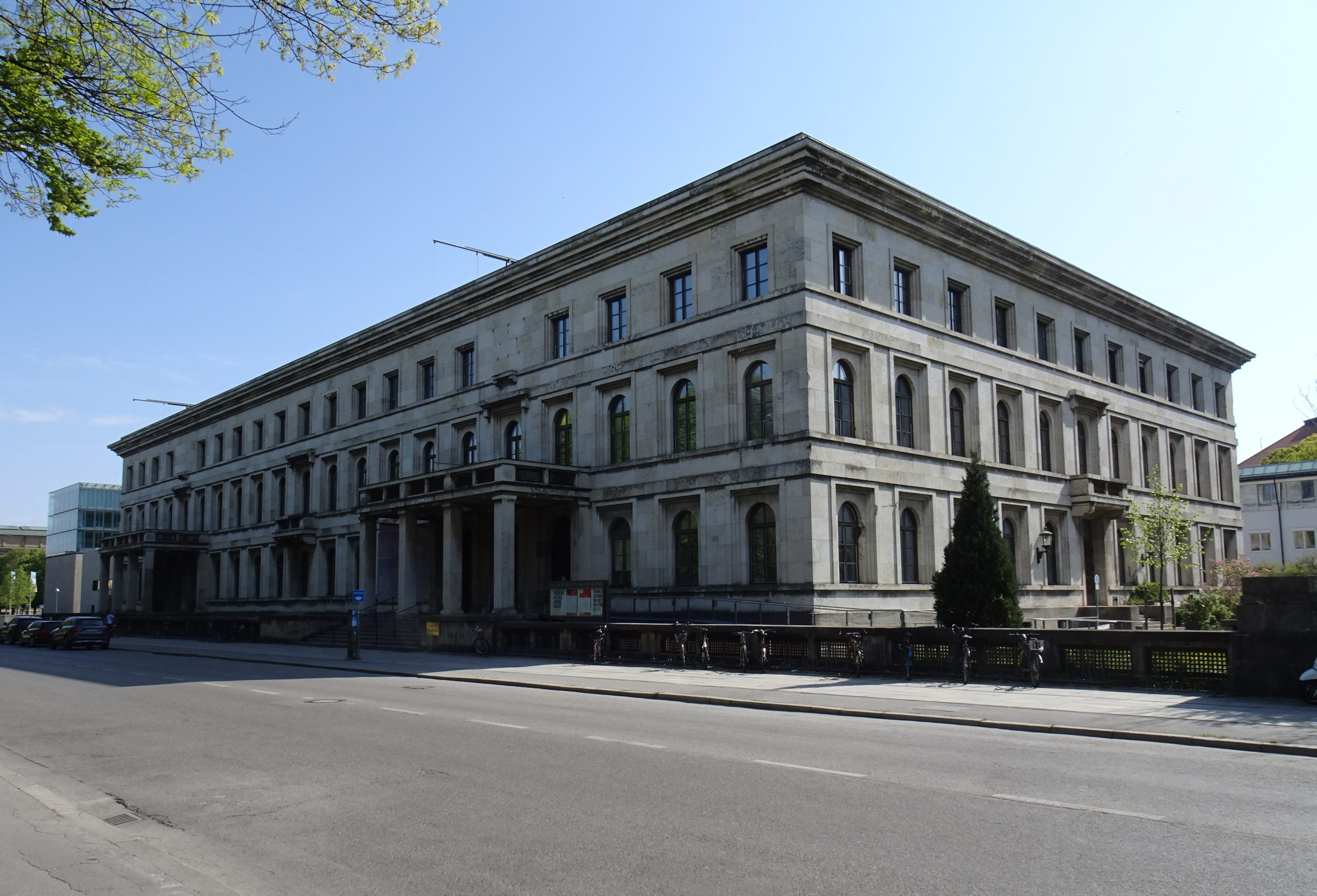 Musikhochschule_Arcisstraße_München_big